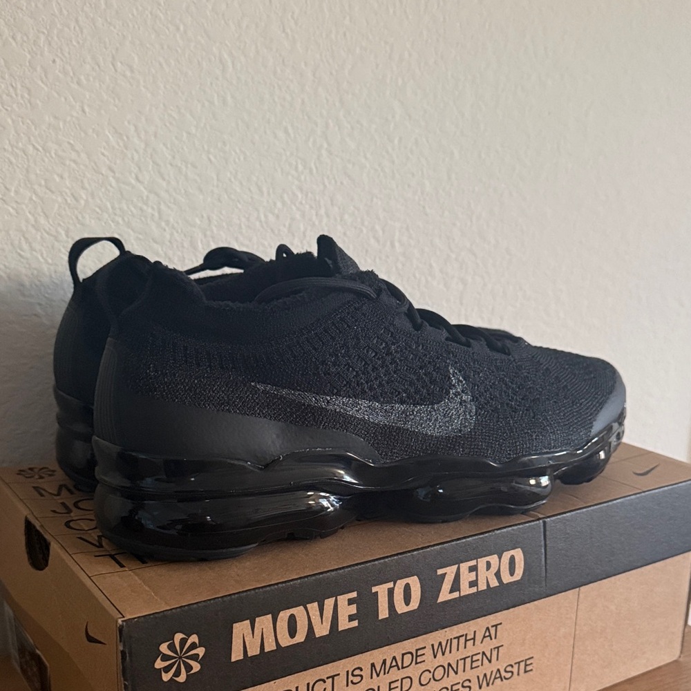 Nike Black Air Vapormax 2023 Flyknit Size 11 - Picture 4 of 5